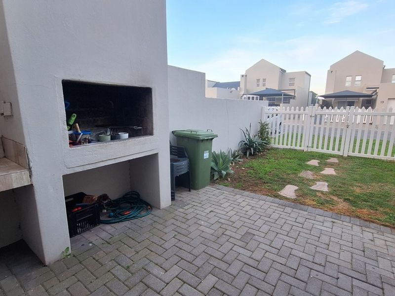 3 Bedroom Duplex to let in Country Club Langebaan - Photo 3