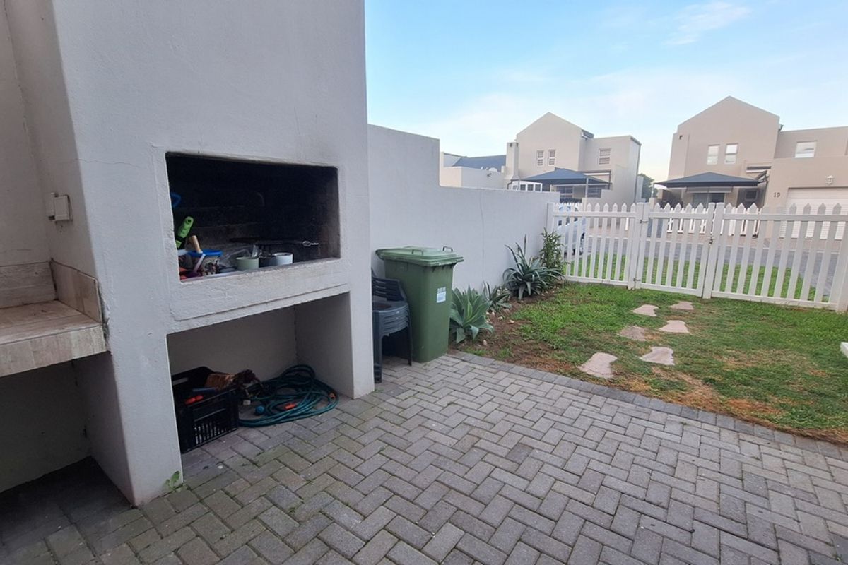 3 Bedroom Duplex to let in Country Club Langebaan - Photo 3