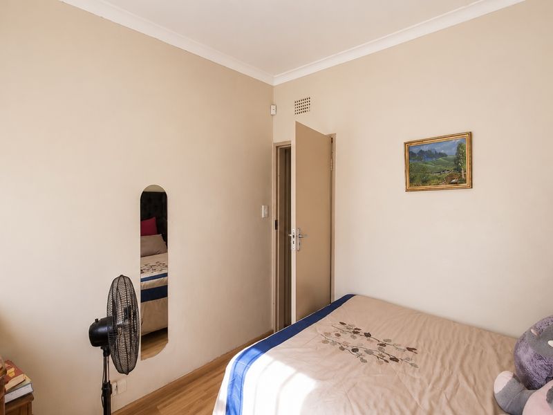 Spacious Family Home with Separate 3-Bedroom Flatlet and 4 Carports in Witpoortjie - Photo 6
