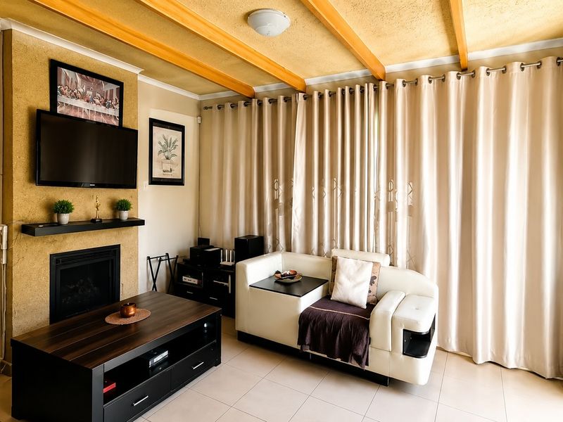 Spacious Family Home with Separate 3-Bedroom Flatlet and 4 Carports in Witpoortjie - Photo 2