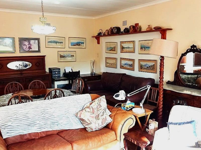 Multigenerational Living in Prime Dormehls Drift! - Photo 2