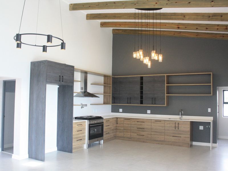 MOVE-IN-READY PERFECTLY PRICED! - Photo 1