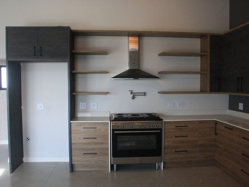 MOVE-IN-READY PERFECTLY PRICED! - Photo 6