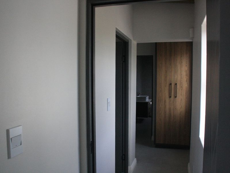 MOVE-IN-READY PERFECTLY PRICED! - Photo 8