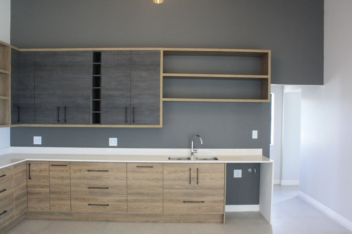 MOVE-IN-READY PERFECTLY PRICED! - Photo 5