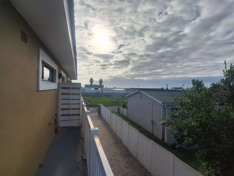 1 Bedroom Furnished flat to rent in Langebaan North - Photo 2