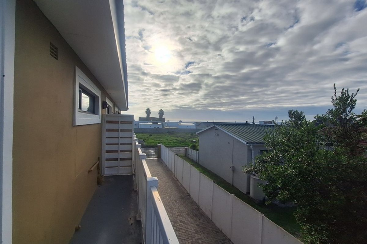 1 Bedroom Furnished flat to rent in Langebaan North - Photo 2