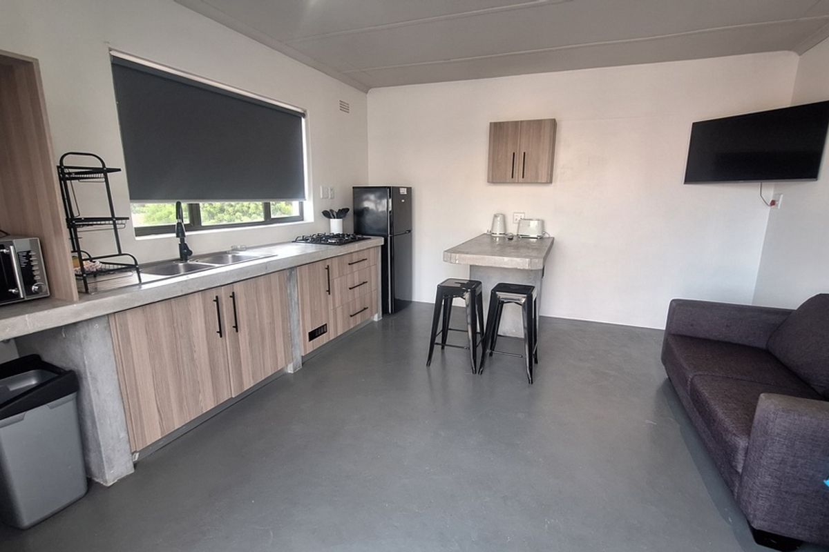 1 Bedroom Furnished flat to rent in Langebaan North - Photo 4