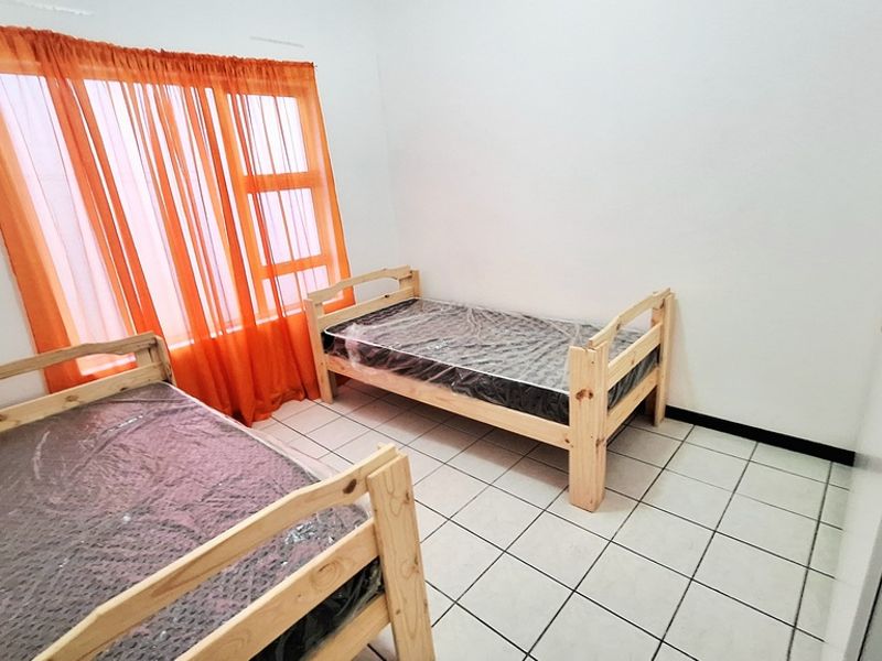 Spacious 3 Bedroom ground floor flat to let in Midtown Langebaan - Photo 10