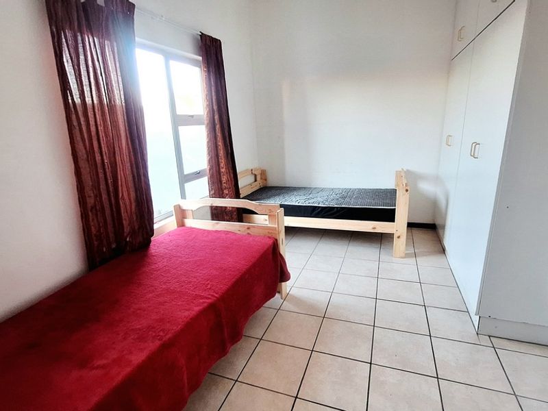 Spacious 3 Bedroom ground floor flat to let in Midtown Langebaan - Photo 9