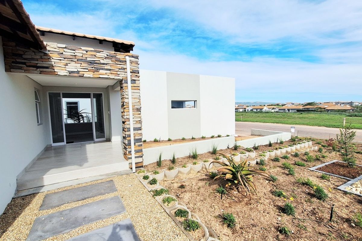 Brand New North-Facing Home in Le Juille, Langebaan Country Estate - Photo 2