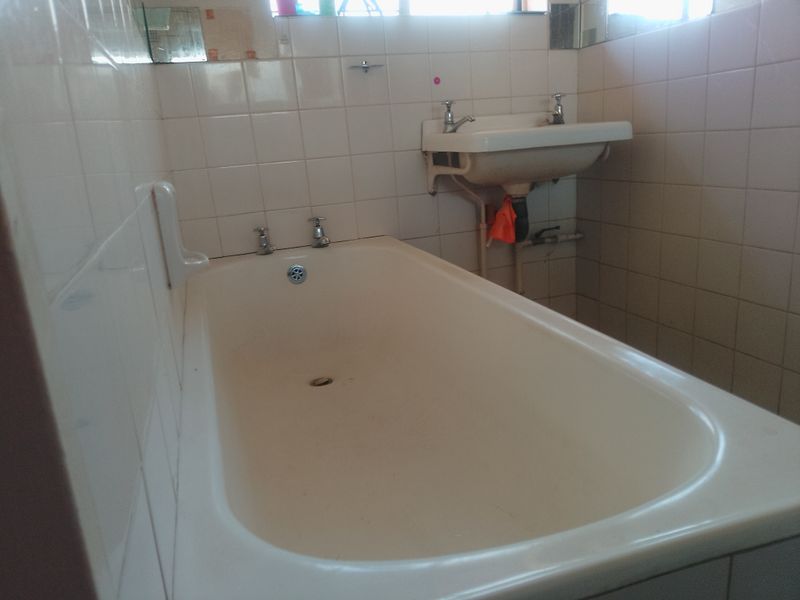 Westdene. Smart Shared Living - Comfort, Community and Convenience. R4000 monthly rent. - Photo 10