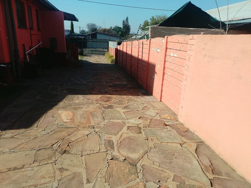 Westdene. Smart Shared Living - Comfort, Community and Convenience. R4000 monthly rent. - Photo 4