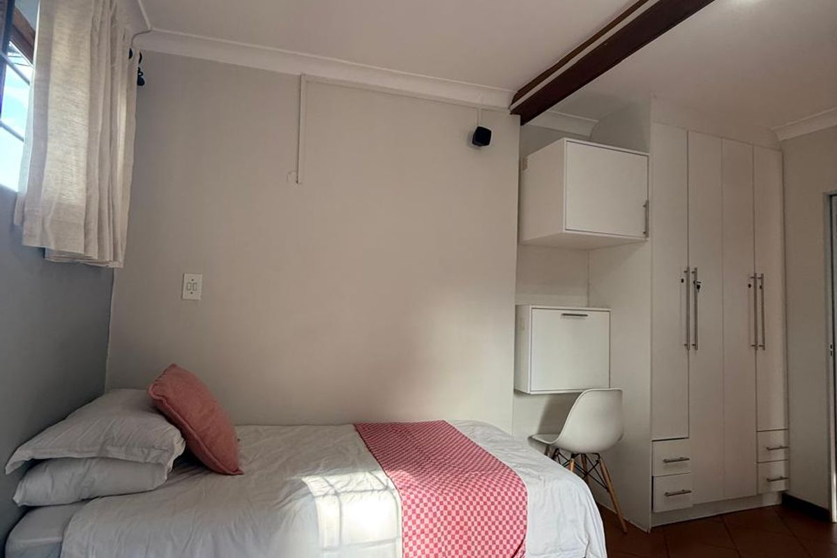 Westdene - Full services Student Accomodation - R3 300 Shared Bedrooms - Photo 3