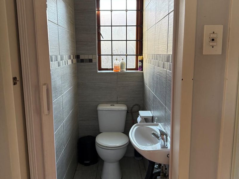 Westdene - Full services Student Accomodation - R3 300 Shared Bedrooms - Photo 8