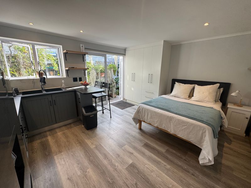 Stunning Furnished Apartment in De Zalze Estate. Available Immediately. - Photo 1