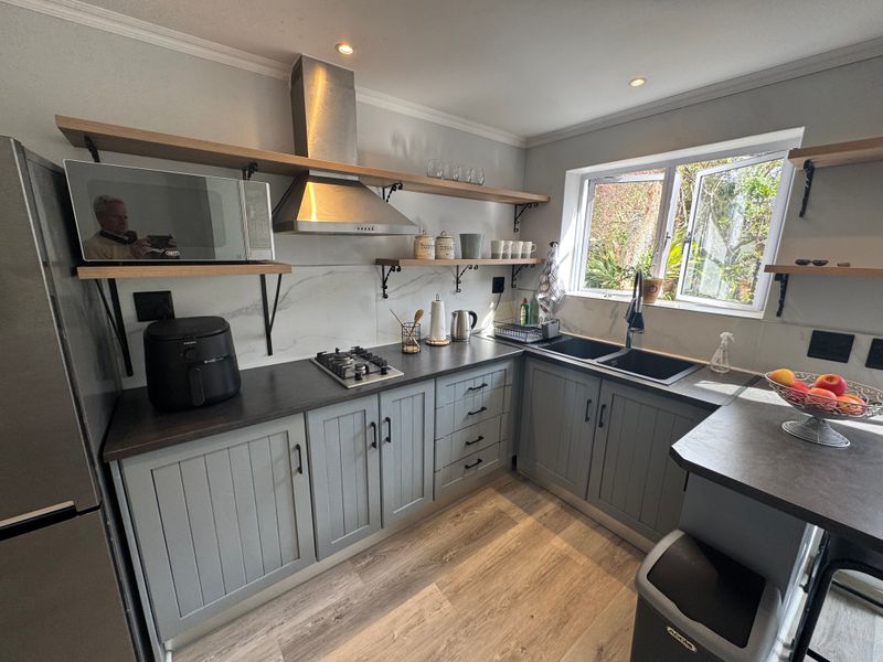 Stunning Furnished Apartment in De Zalze Estate. Available Immediately. - Photo 3