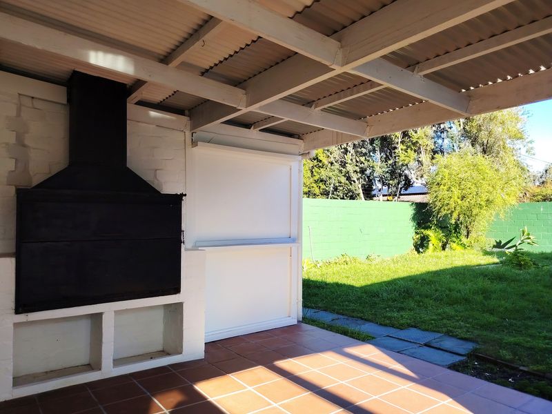 3 BEDROOM HOME PLUS COTTAGE... INCOME EARNER OR HOME OFFICE - Photo 7