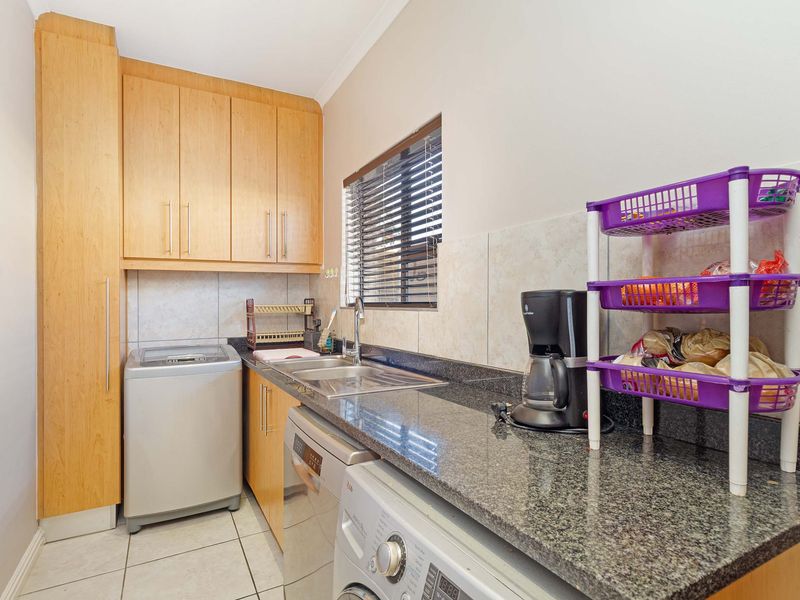 A Charming Facebrick Family Home – Private, Spacious & Sun-Filled - Photo 4