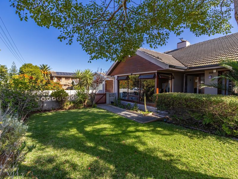 Short Term Family Home Available to rent - Unfurnished - Photo 1