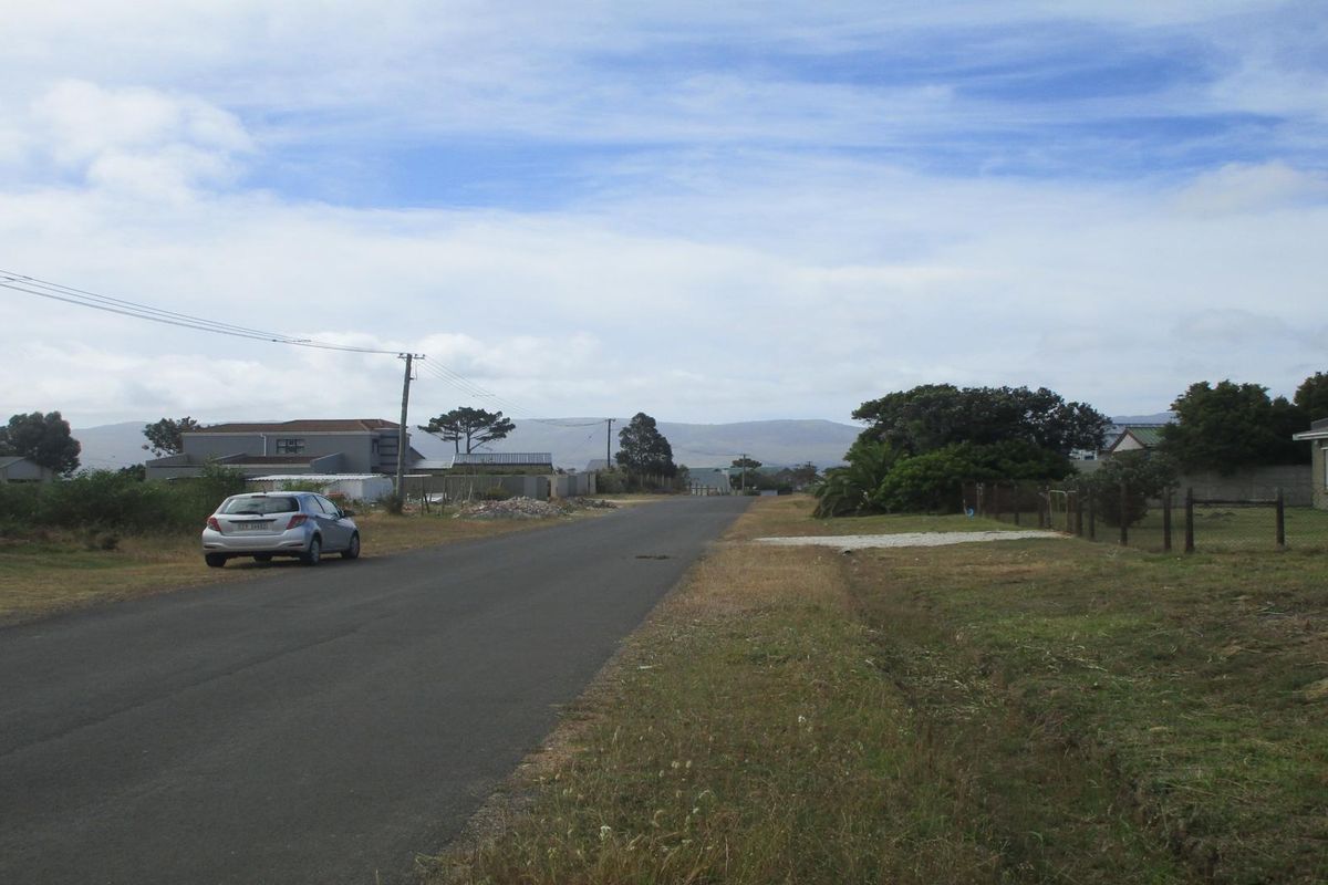 GRAB THIS GOLDEN OPPORTUNITY - LARGE VACANT STAND - Photo 4