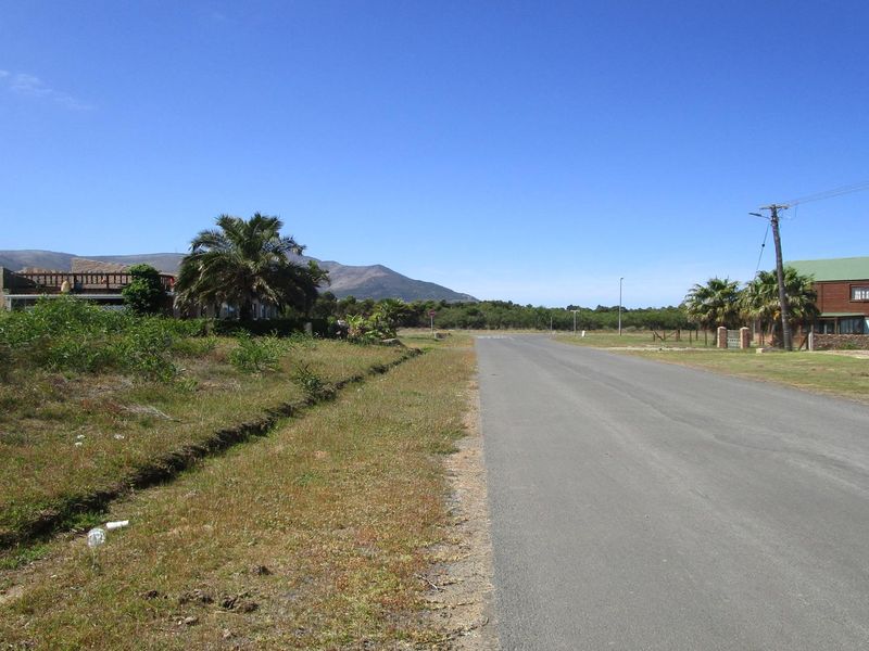 GRAB THIS GOLDEN OPPORTUNITY - LARGE VACANT STAND - Photo 3