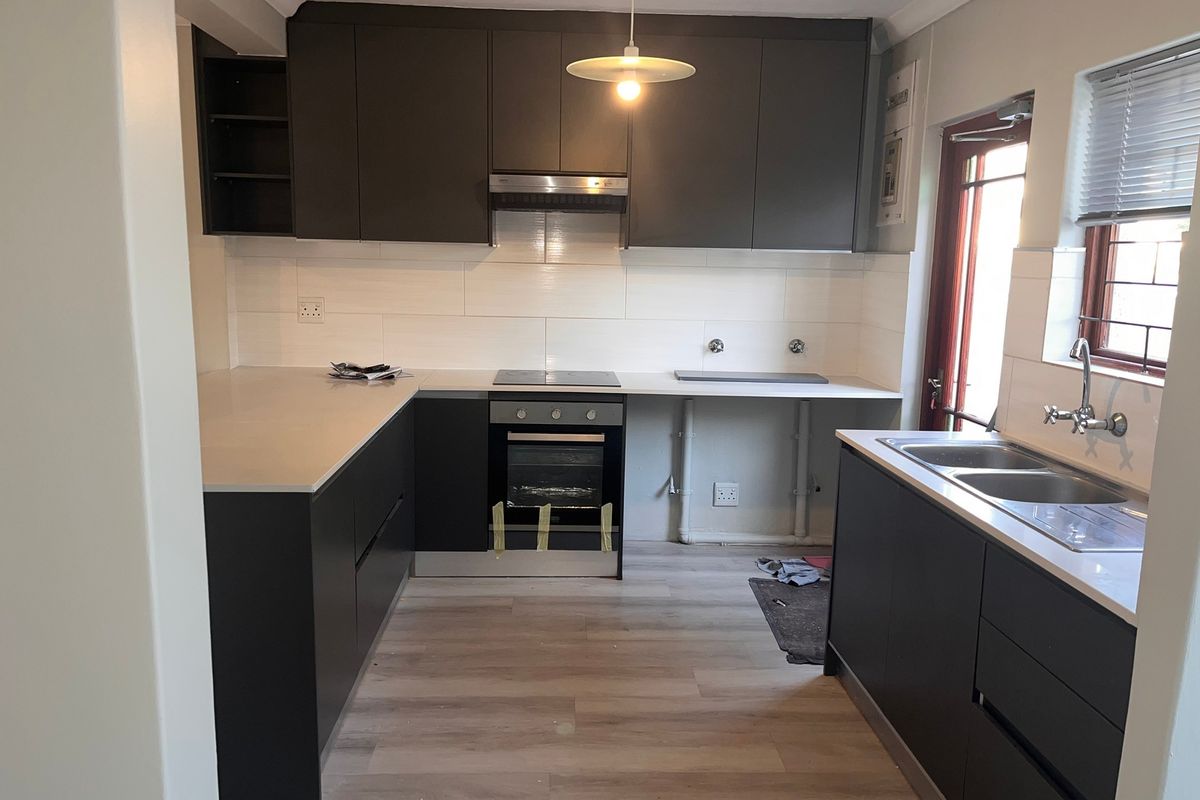 Family Home for Rental in Century City - Photo 2