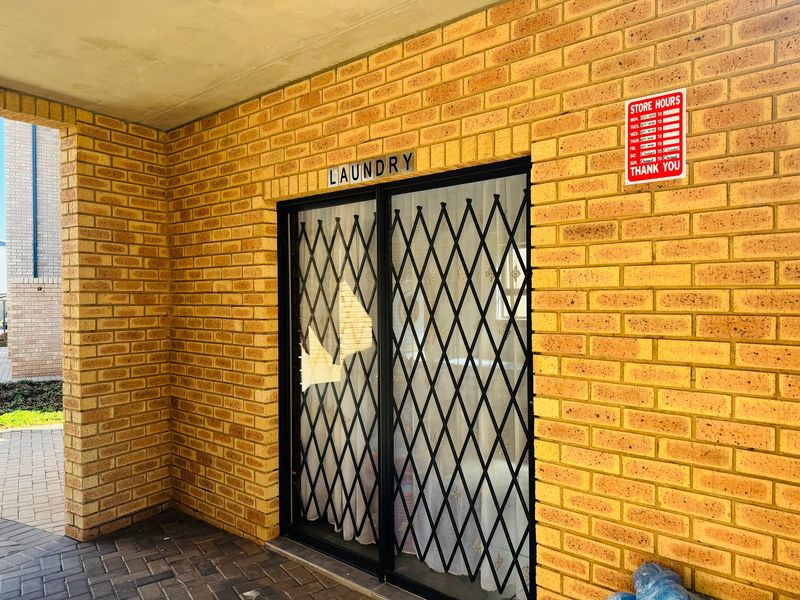 Modern 2-Bedroom Apartment in Sinoville, Pretoria - Photo 9