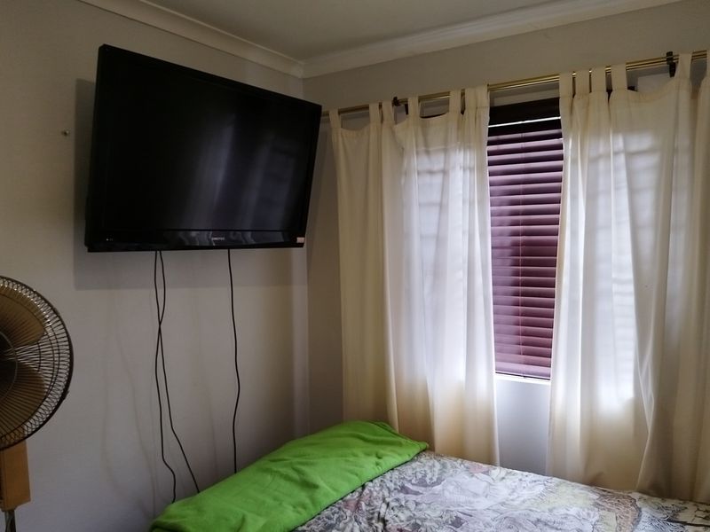 A VERY NEAT 2 BEDROOM APARTMENT IN A SECURED COMPLEX, GROUND FLOOR. - Photo 9