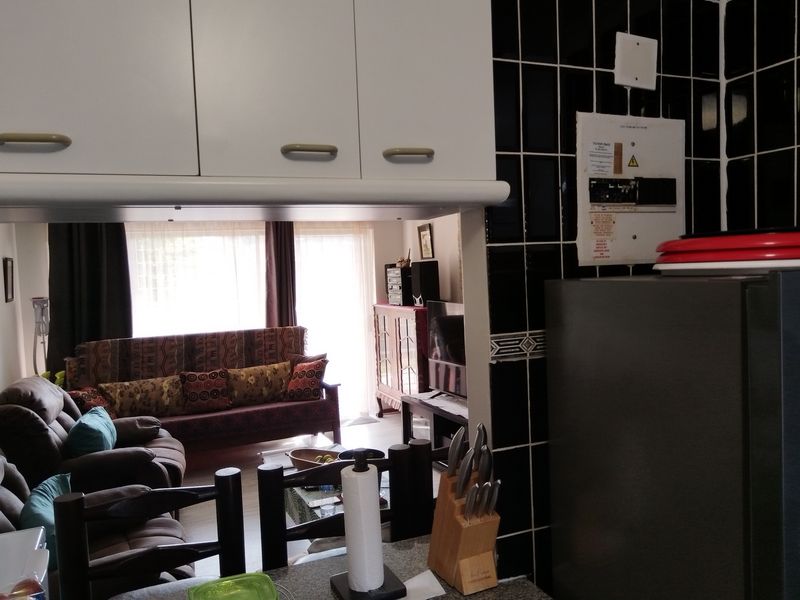 A VERY NEAT 2 BEDROOM APARTMENT IN A SECURED COMPLEX, GROUND FLOOR. - Photo 2