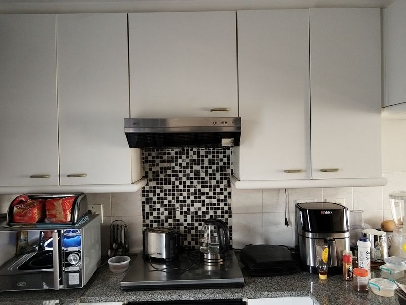 A VERY NEAT 2 BEDROOM APARTMENT IN A SECURED COMPLEX, GROUND FLOOR. - Photo 5