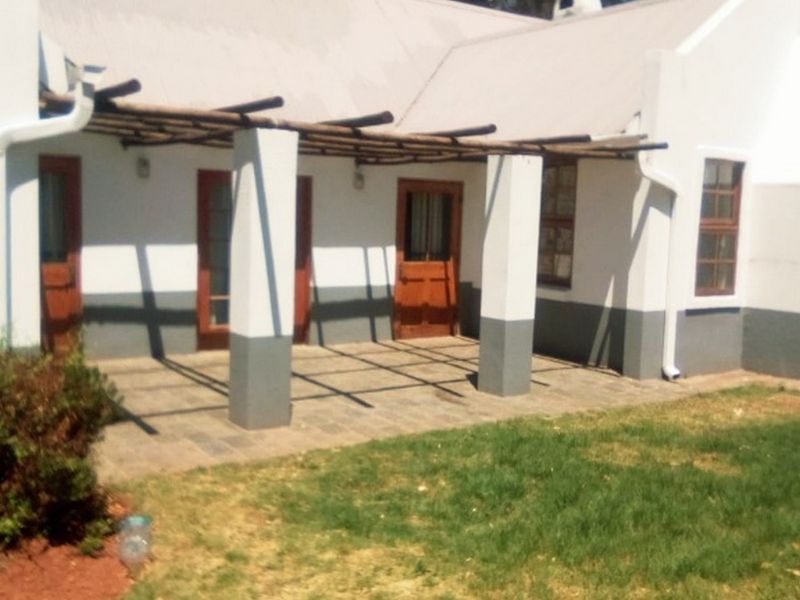 Discover this charming 2-bedroom home on a secluded 2.69ha plot - a true gem - Photo 8