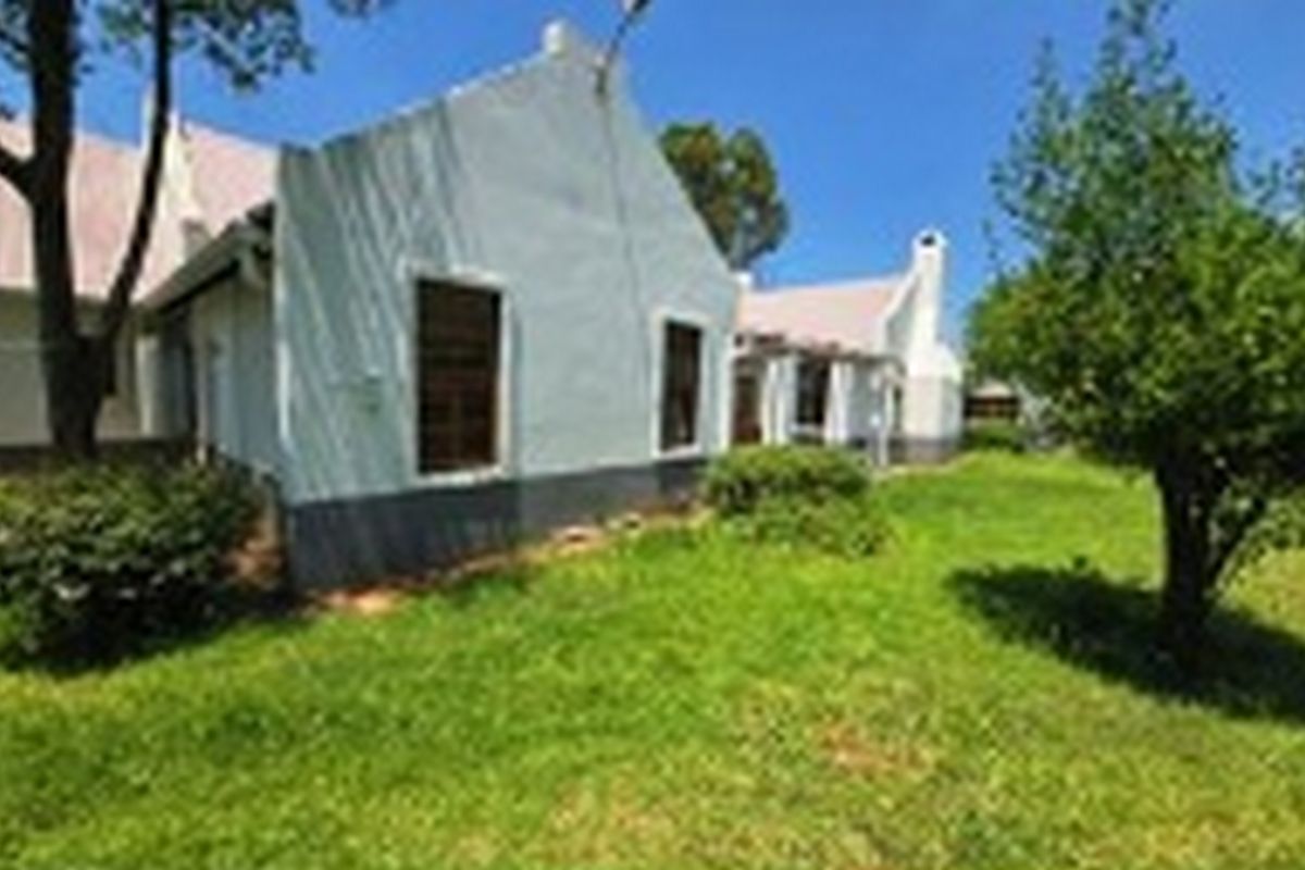 Discover this charming 2-bedroom home on a secluded 2.69ha plot - a true gem - Photo 5