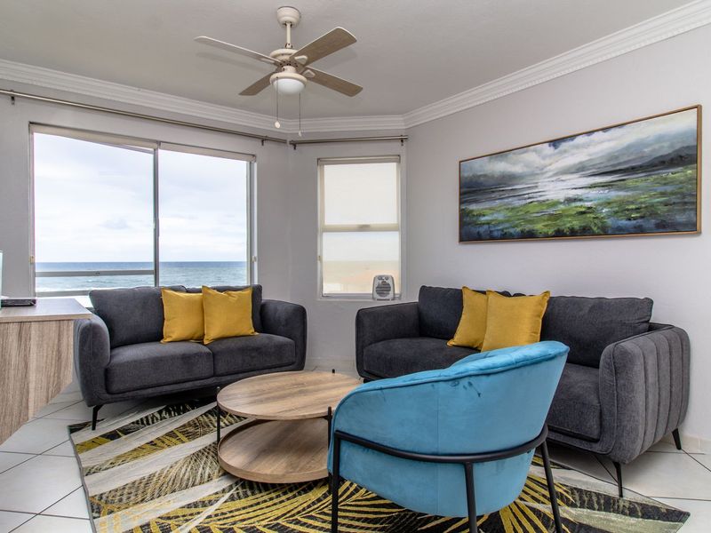 Three Bedroom Apartment in Hermanus - Photo 3