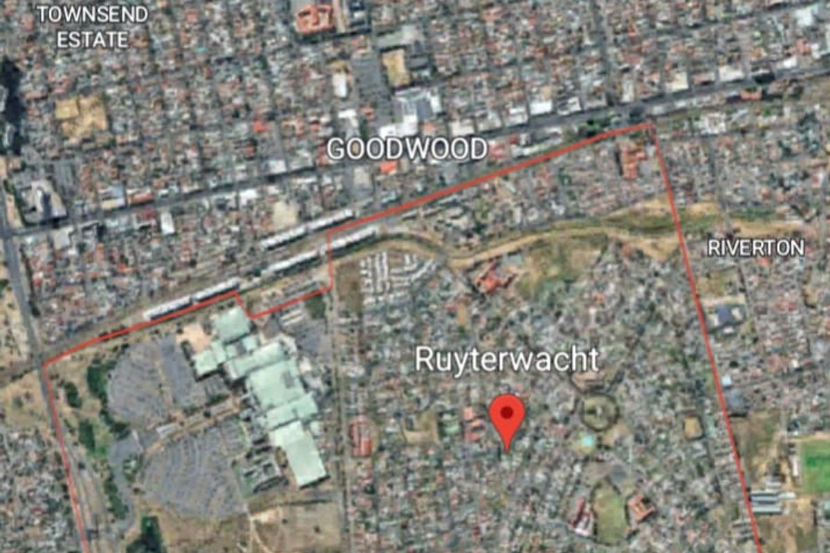 3-bedroom family home in a sought-after Ruyterwacht  Own Title no levies. - Photo 4