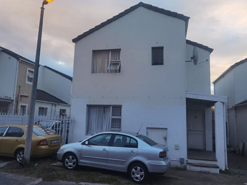 No Levies - No Levies - No Levies.  Own title with own enclosed yard - Photo 2