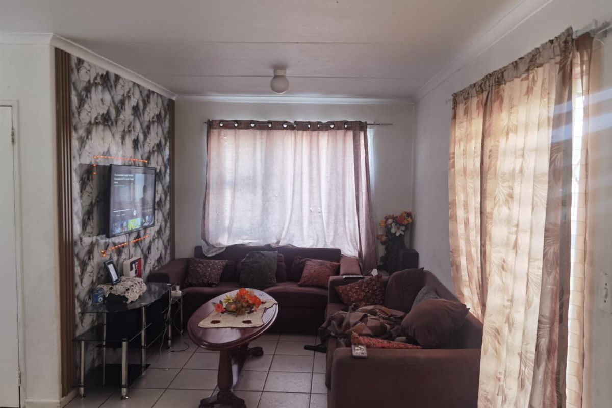 No Levies - No Levies - No Levies.  Own title with own enclosed yard - Photo 5