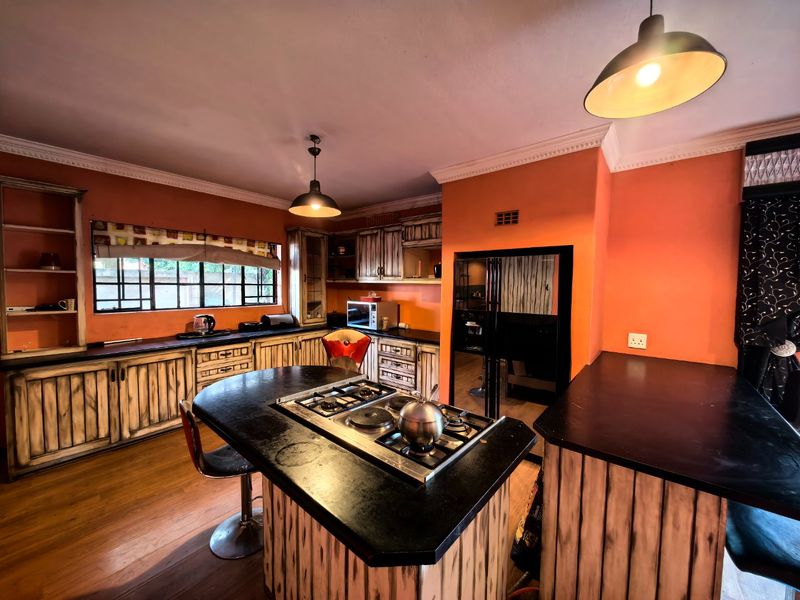 Exceptional Family Living with Outstanding Entertainment Appeal - Photo 3