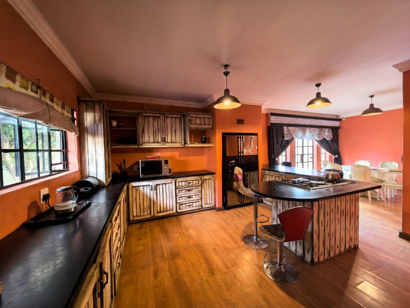 Exceptional Family Living with Outstanding Entertainment Appeal - Photo 5
