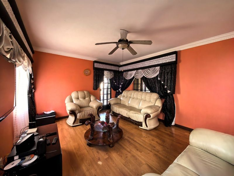 Exceptional Family Living with Outstanding Entertainment Appeal - Photo 7