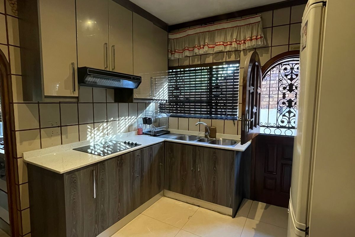 Luxurious Home on the Hills Of Laudium now Available For The Tacking! - Photo 5