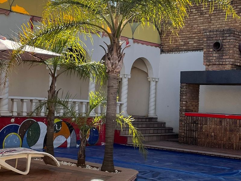 Luxurious Home on the Hills Of Laudium now Available For The Tacking! - Photo 4
