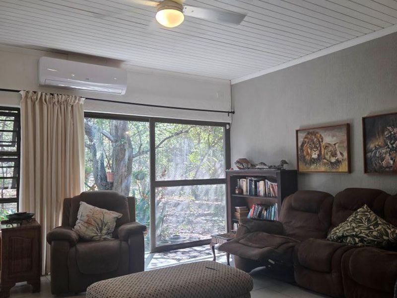 Bushveld Living at Its Best – Spacious 3-Bedroom Retreat in Marlothpark - Photo 4