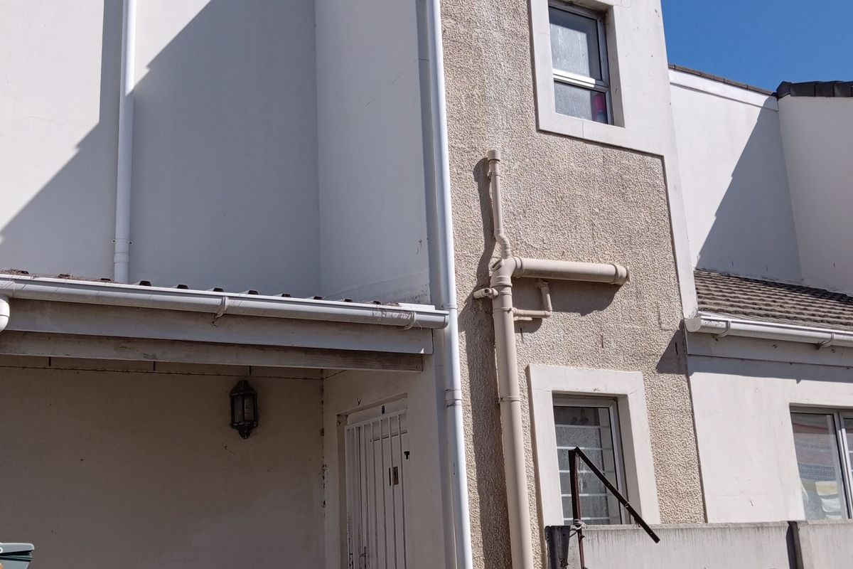 NO LEVIES! 25  Own Title Units to Choose From – Solid 3-Bedroom Duplex Homes - Photo 4
