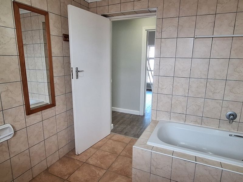 Great location to rent in Mid town, Langebaan Luxury - Photo 9