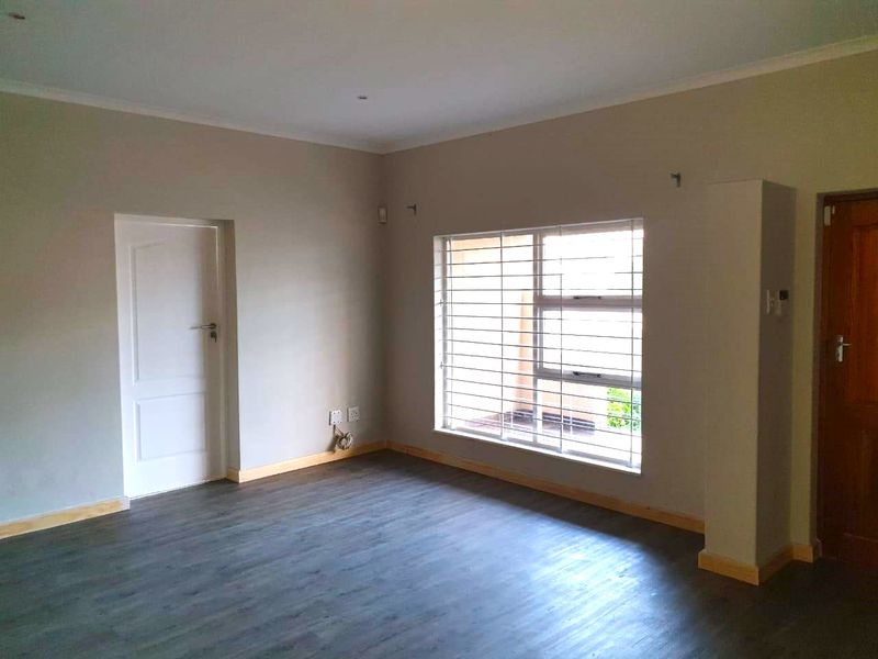 Great location to rent in Mid town, Langebaan Luxury - Photo 2