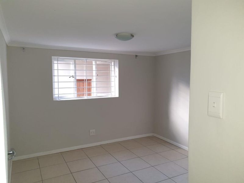 Great location to rent in Mid town, Langebaan Luxury - Photo 5