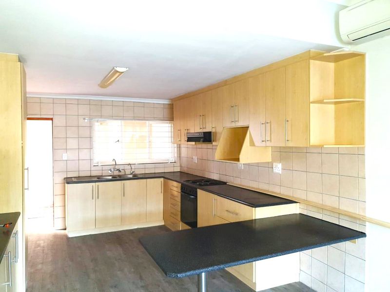 Great location to rent in Mid town, Langebaan Luxury - Photo 3