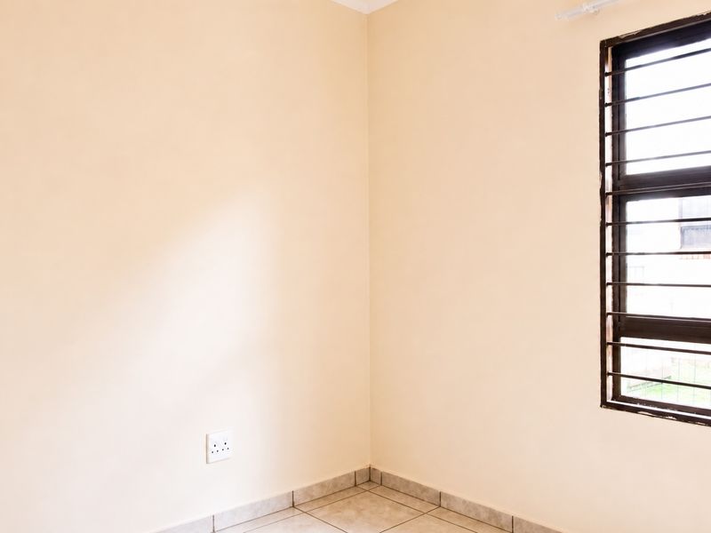 2-Bed, 2-Bath Unit with En-Suite in Secure Complex – Grobler Park - Photo 9