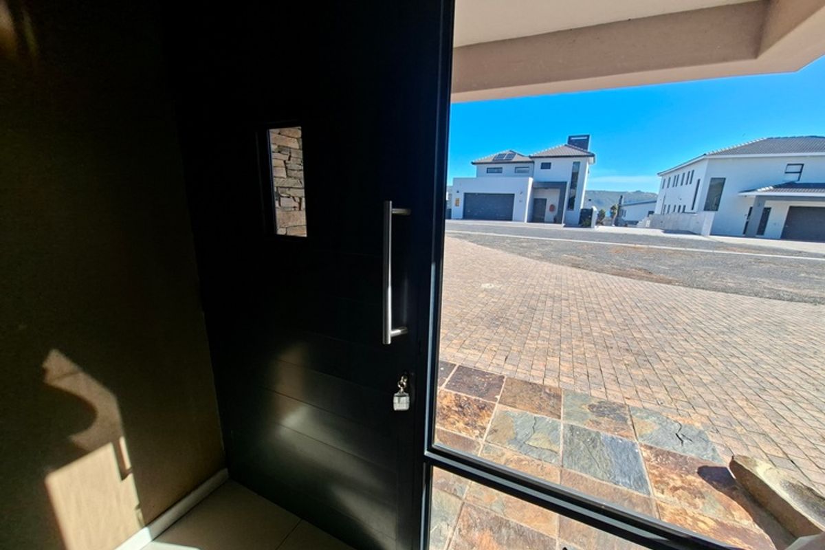 Luxury Coastal Living in Prestigious Myburgh Park - Photo 4